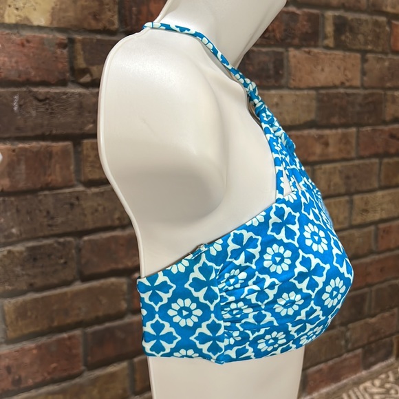 Tori Praver bikini top - Picture 2 of 5